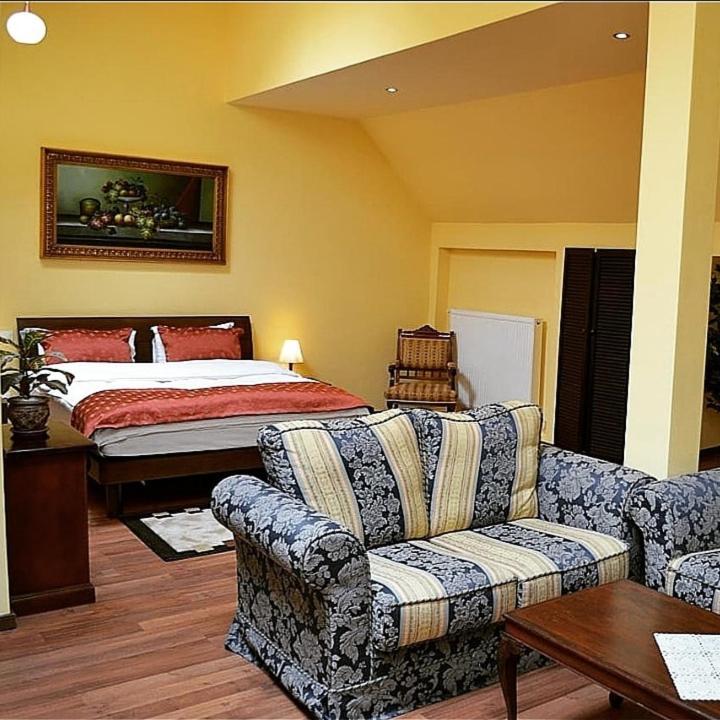 Casa Republicii Hotel Brasov Exterior photo